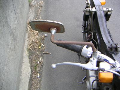 バックミラー右側