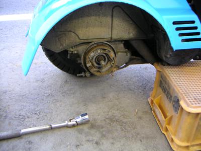 車輪を取り外したところ