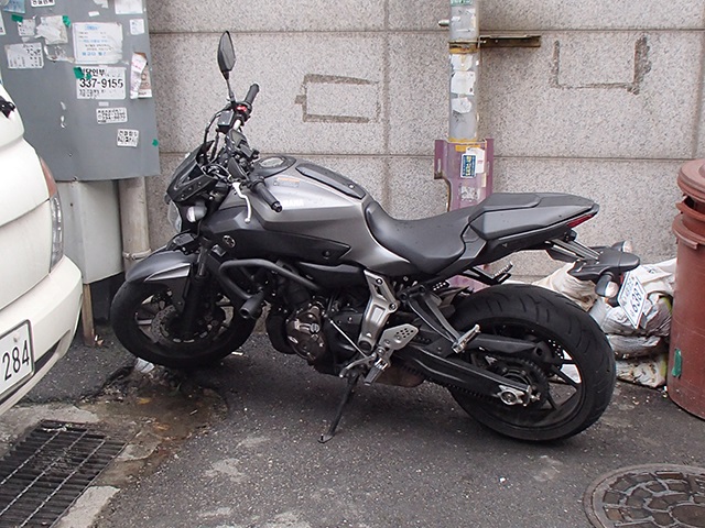 YAMAHA MT-07