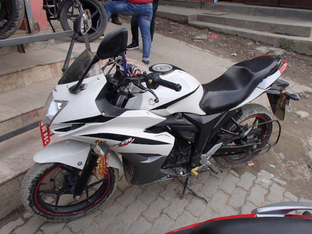 SUZUKI GIXXER