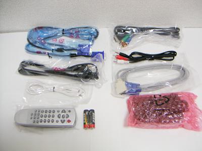 ケーブル類が入った箱の中身